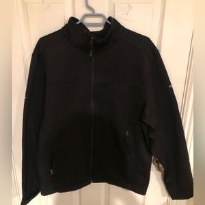 Black men’s north-face fleece pullover